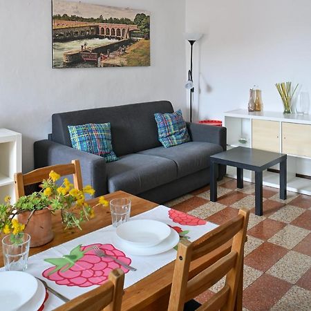 Accomodo Mib25 Bivano Navigli Apartment Milan Bagian luar foto
